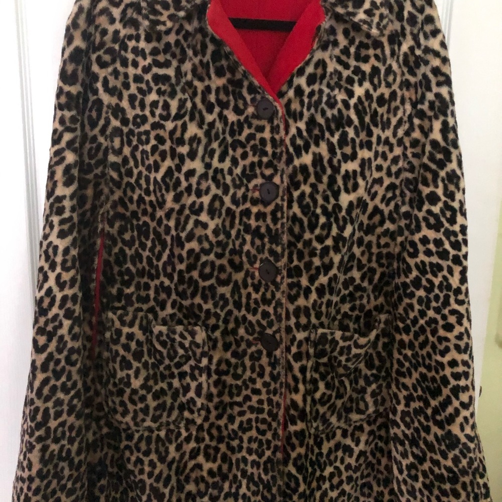 VINTAGE Reversible, leopard print and red cape